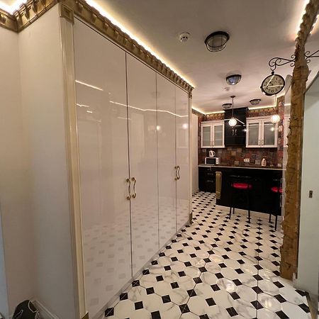 2 Bedrooms Heart Of City Center Chisinau Bagian luar foto