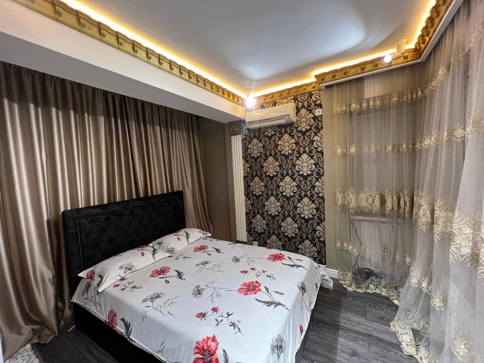 2 Bedrooms Heart Of City Center Chisinau Bagian luar foto